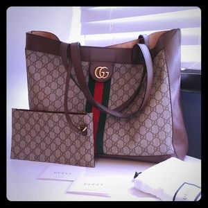 Gucci GG Supreme Tote